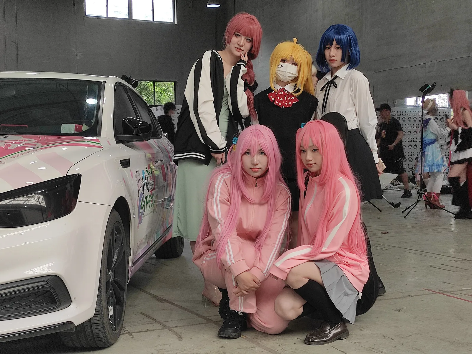 Bocchi the Rock! cosplayers