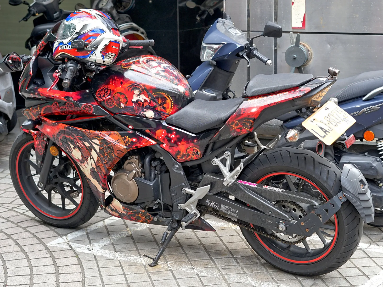 Kurumi Tokisaki itansha LAJ-8075 left side on Zhonghua Road 20230909