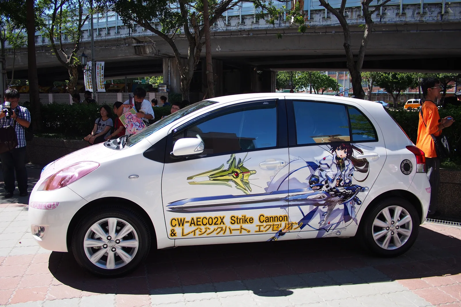 FF20 Magical Girl Lyrical Nanoha itasha 20120728 3