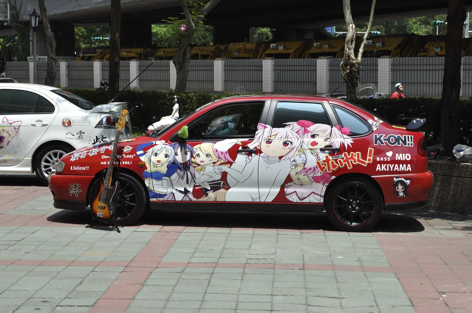 Puella Magi Madoka Magica x K-On! itasha left side at FF18 20110731a