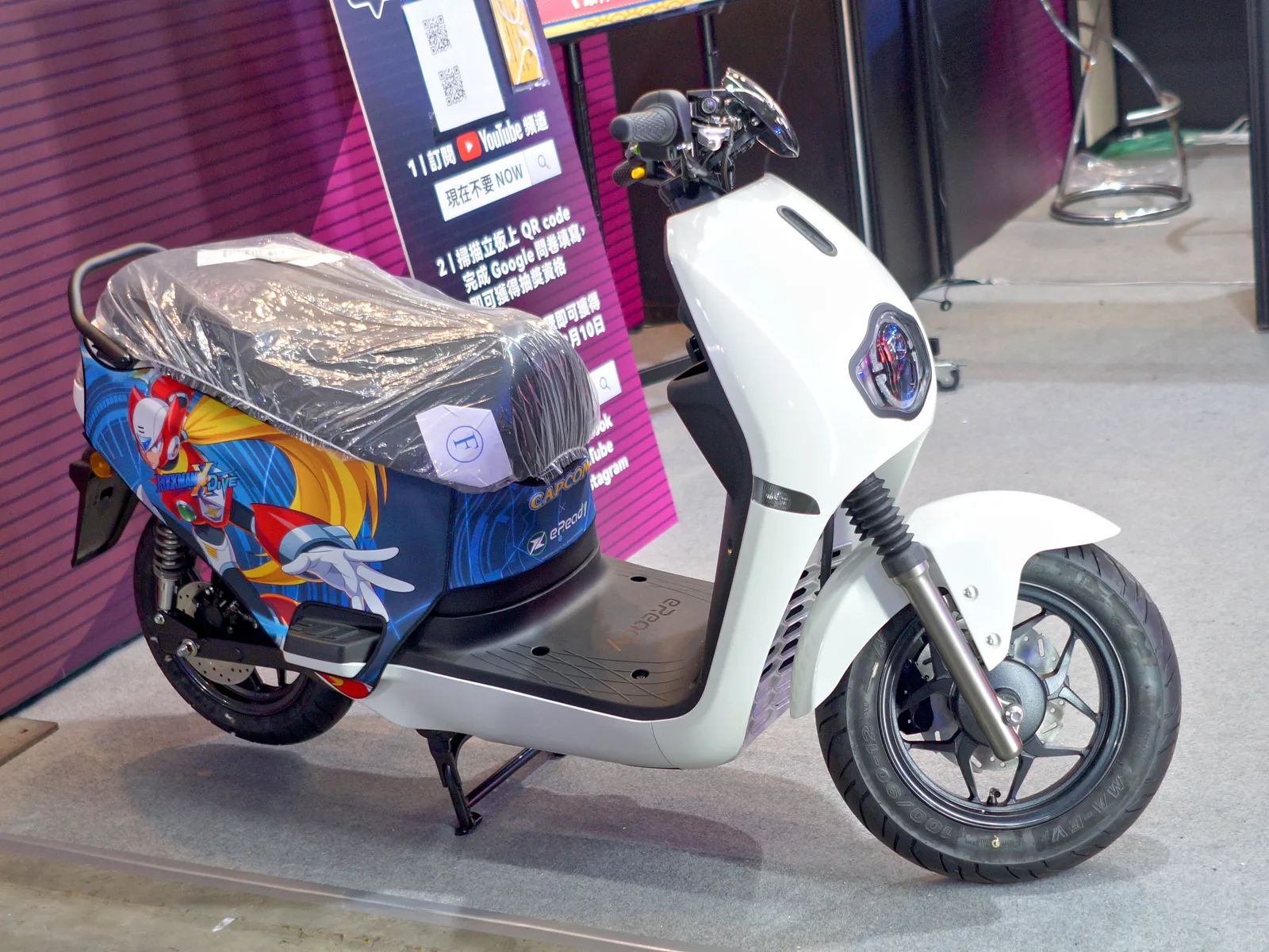 Suzuki EV062 W13 right side at Taipei Game Show 20220124a