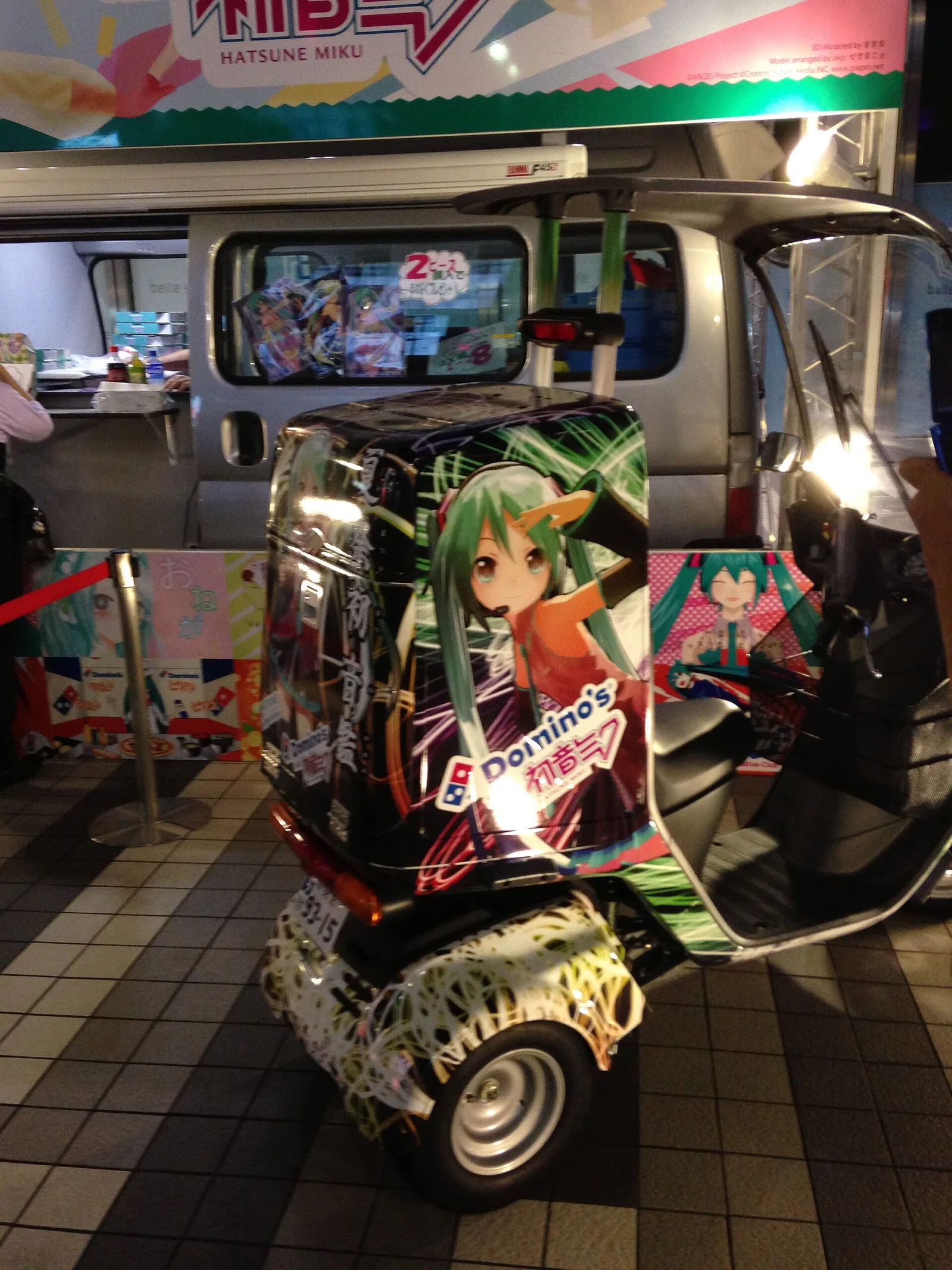 Hatsune Miku pizza delivery itansha of Domino's Pizza Japan 20130823