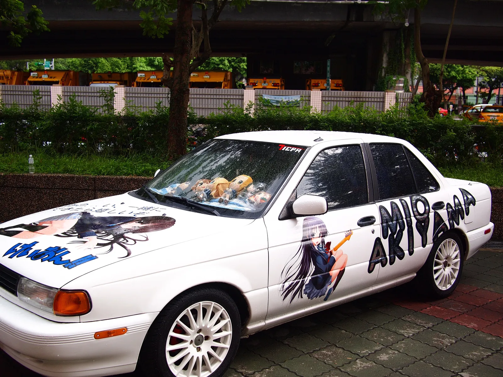 Nissan Sentra itasha of Mio Akiyama, K-On! at FF16 20100725
