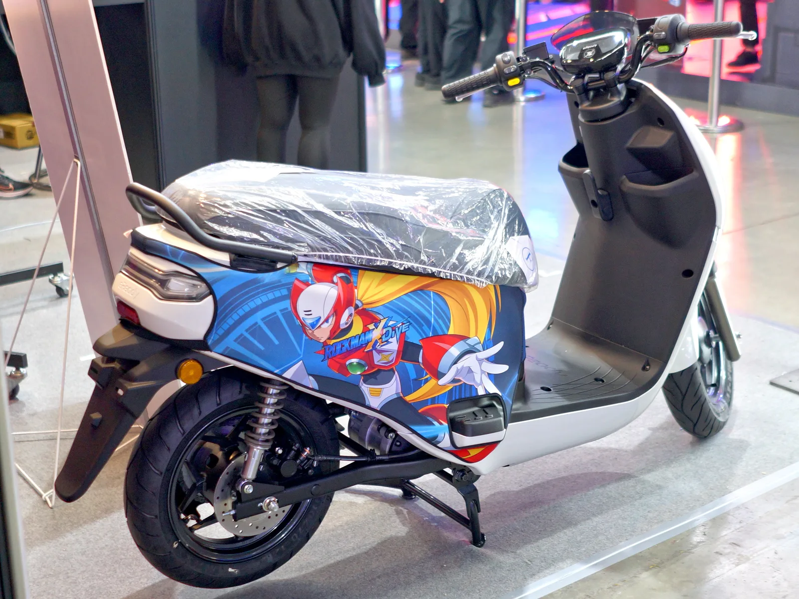 Suzuki EV062 W13 right side at Taipei Game Show 20220124b