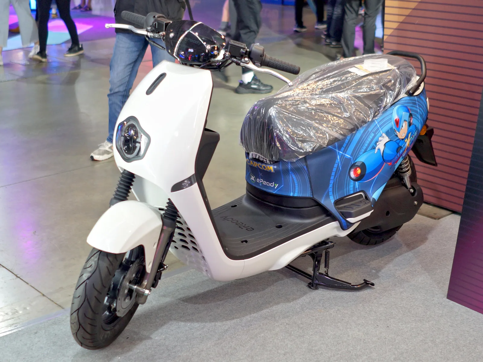 Suzuki EV062 W13 left side at Taipei Game Show 20220124