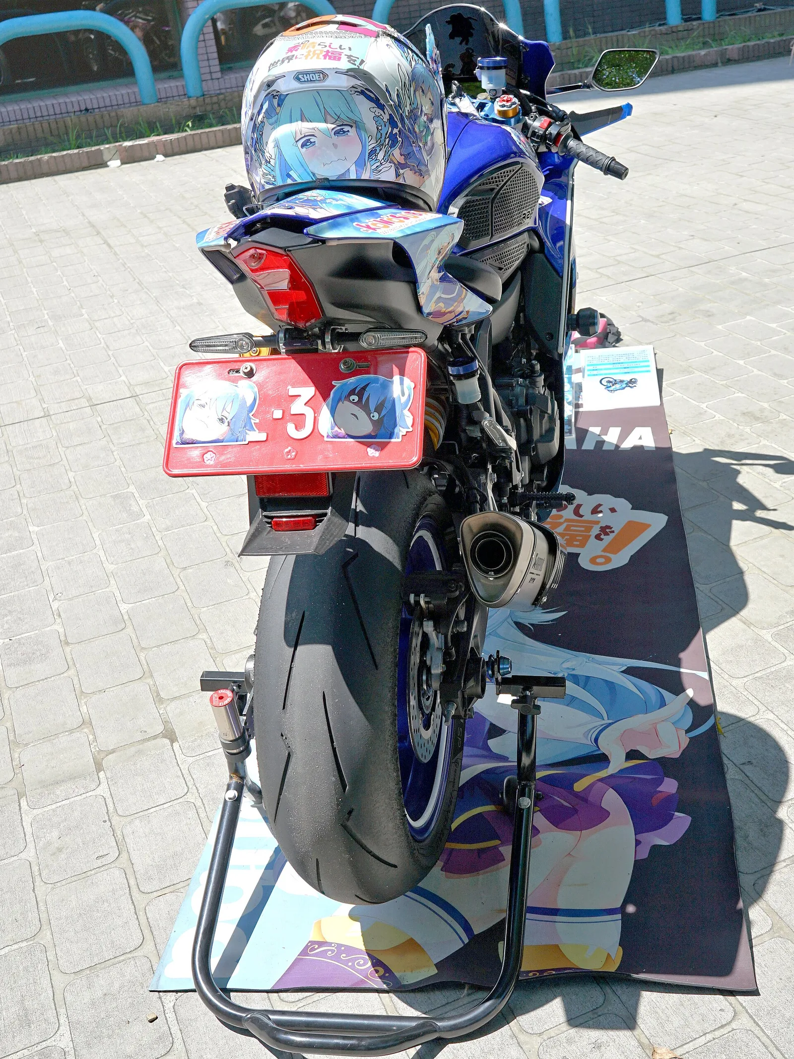 Aqua YZF-R7 itansha end and Aqua helmet 20240811b