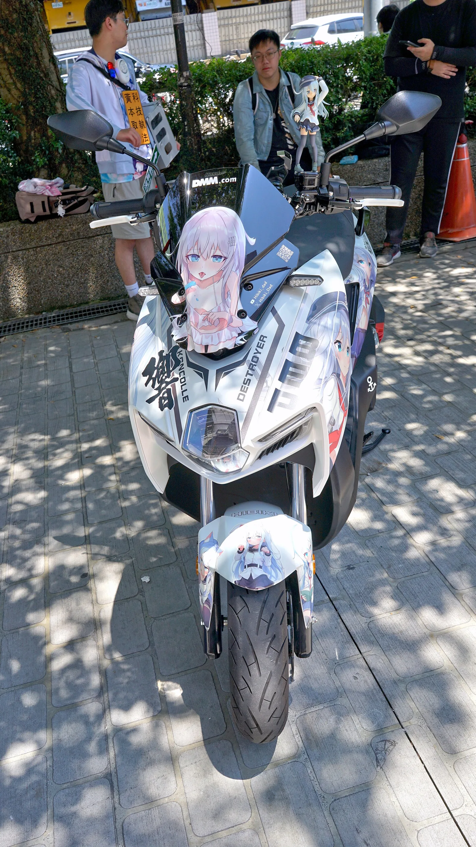 Hibiki itansha NYQ-0616 head and its owner 20240811a