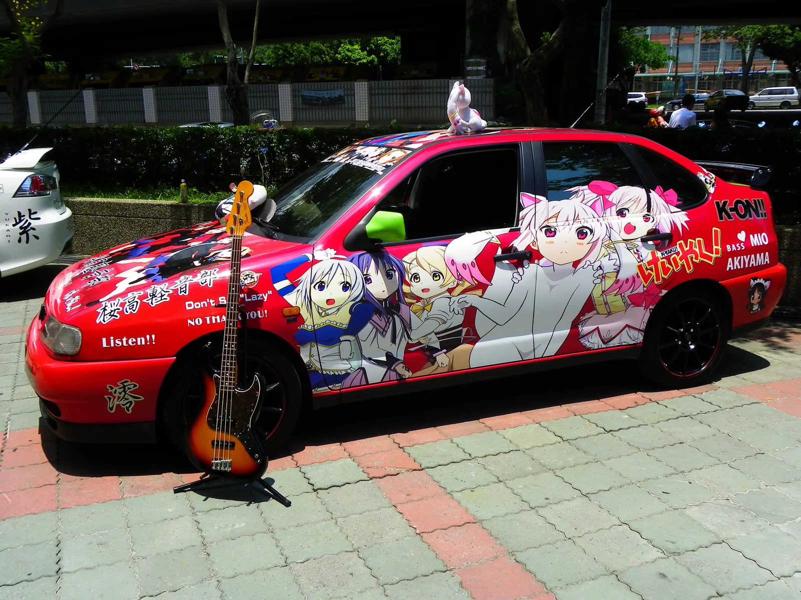 Puella Magi Madoka Magica x K-On! itasha left side at FF18 20110731b