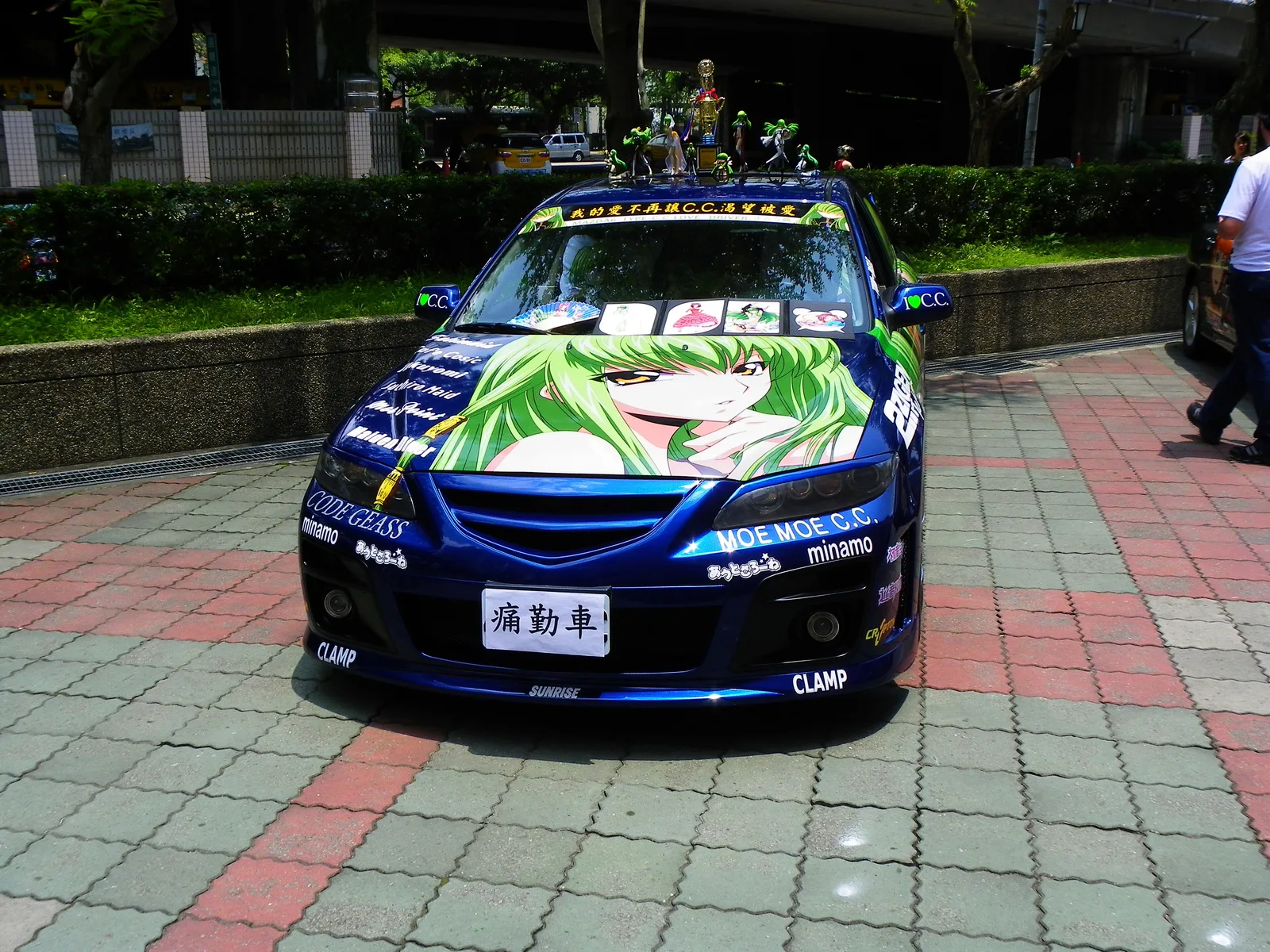 C.C. itasha head at FF18 20110731b
