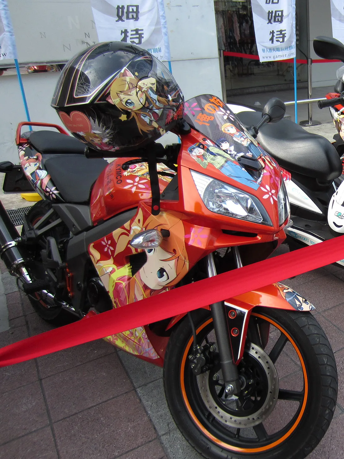 Kymco Oreimo itansha at Bahamut Market 20110903b