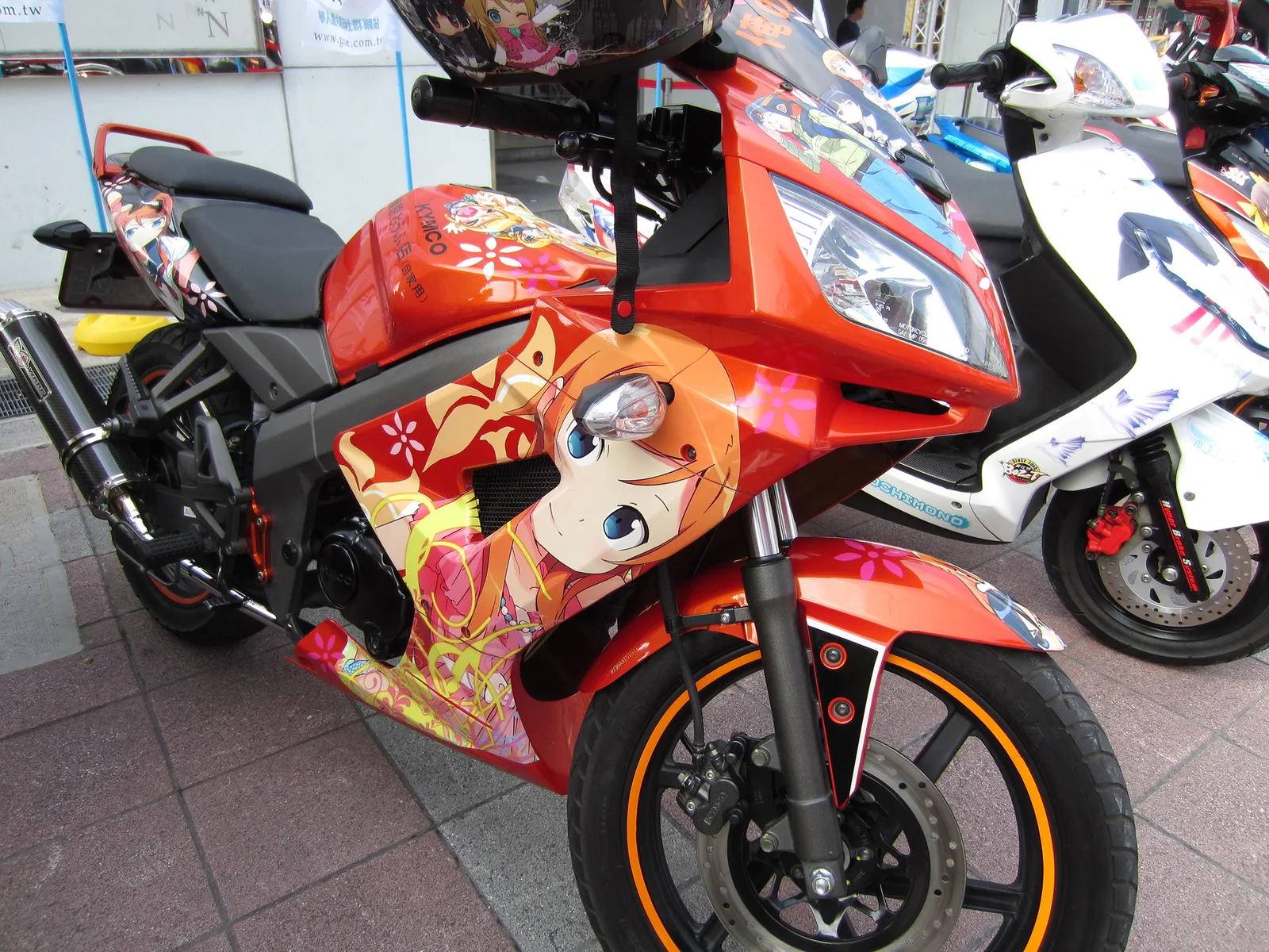 Kymco Oreimo itansha at Bahamut Market 20110903a