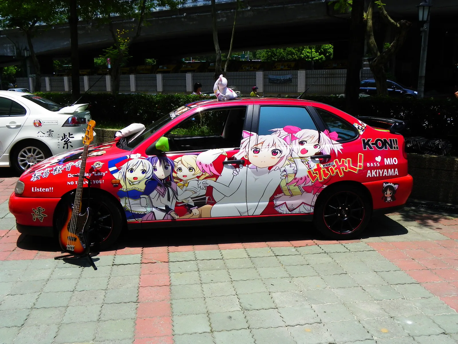 Puella Magi Madoka Magica x K-On! itasha left side at FF18 20110731c