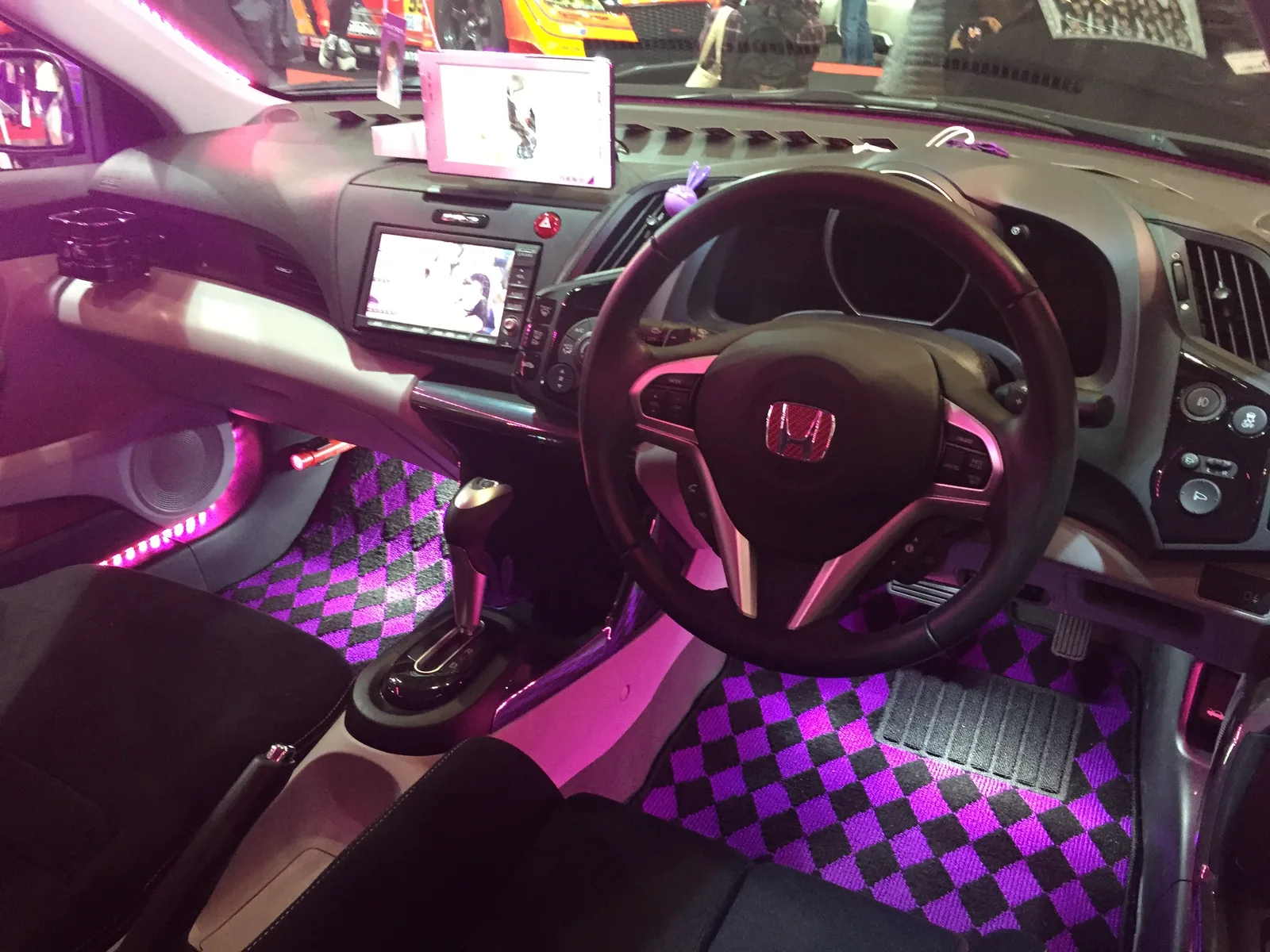 Honda CR-Z wrap for Nogizaka46 navi 05 - Tokyo Auto Salon 2015