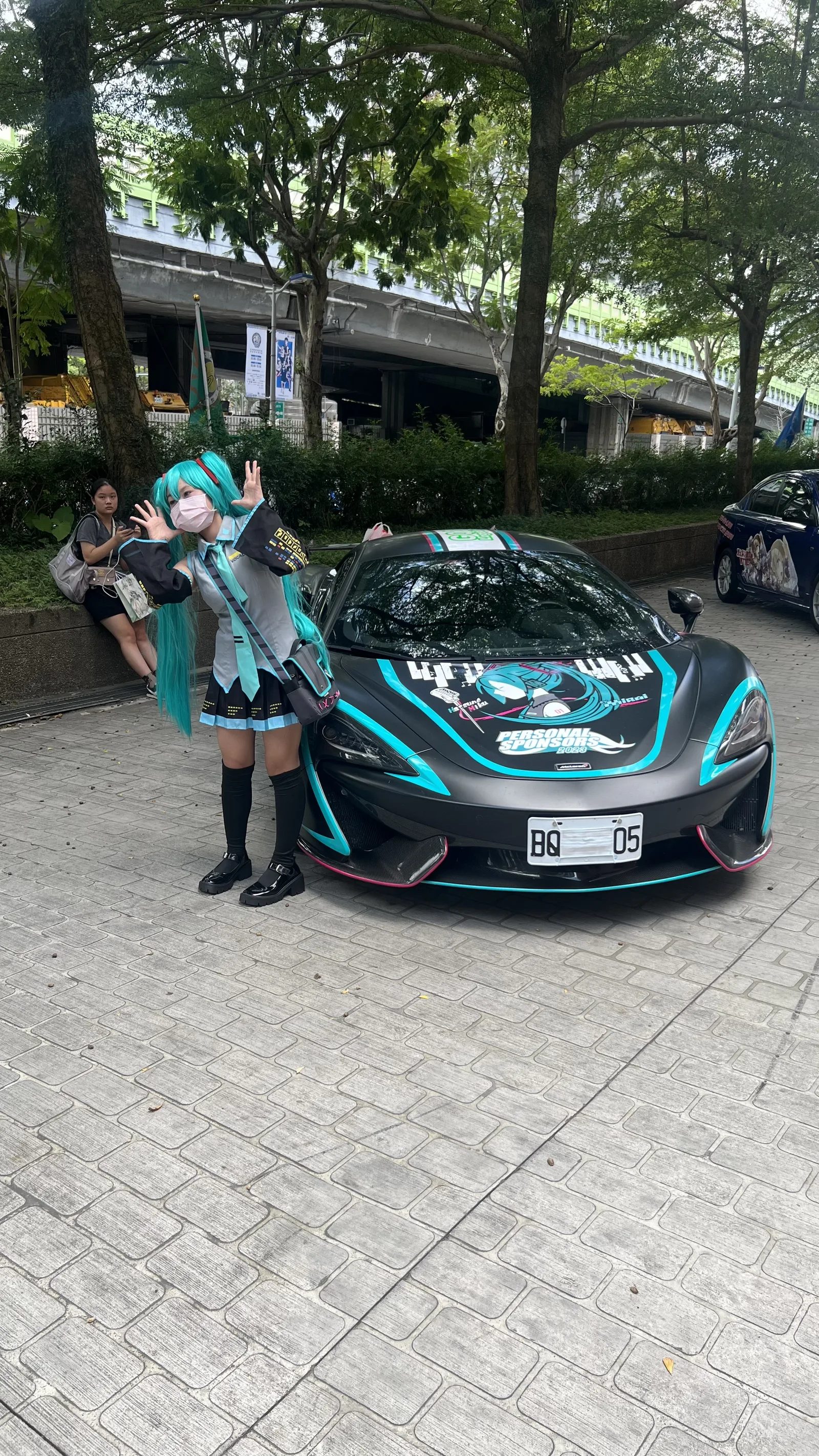 Cosplayer of Hatsune Miku and Hatsune Miku itasha BQD-5705 head 20230813