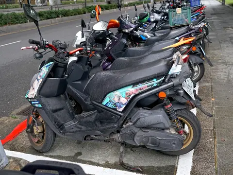 Uruha Rushia itansha 316-MUV left side on Civic Boulevard 20231007