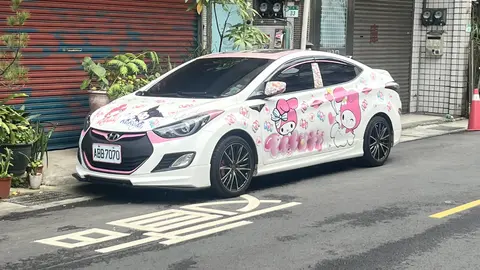 My Melody and Kuromi ABB-7070 left side on Yucheng Street (55129151057)