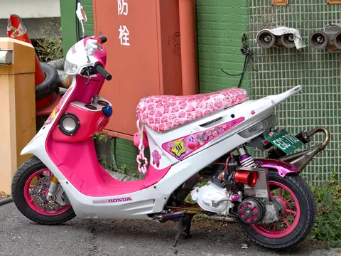 Kirby itansha EGC-780 left side on Fushun Street 20230226
