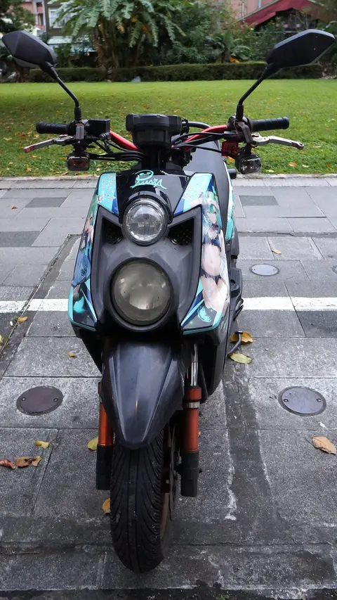 Uruha Rushia itansha 316-MUV head on Civic Boulevard 20230115