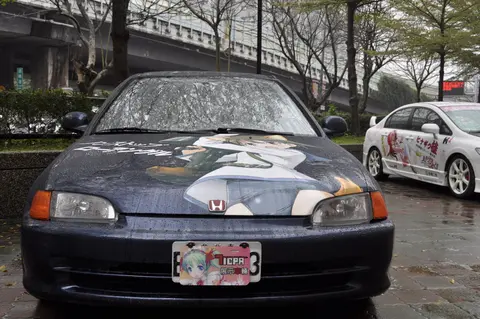 Yoshika Miyafuji itasha and Hinagiku Katsura itasha 20110220a