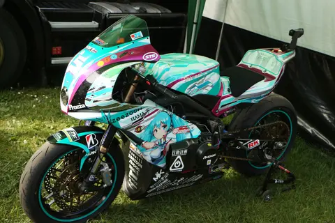 GOODSMILE Racing Komatti-Mirai EV TT Zero