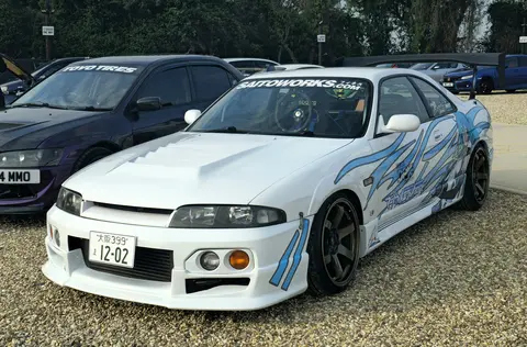 Nissan Skyline 2