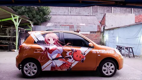 Mirai Millennium itasha, right side (7868707290)