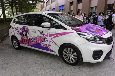 Oshi no Ko taxi right side 20231209a